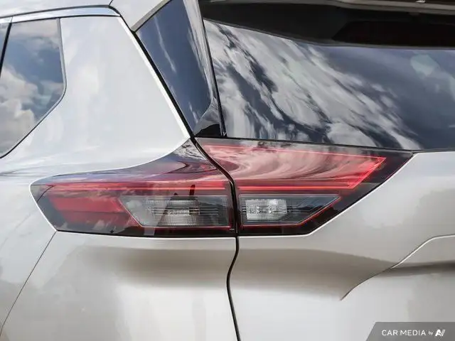 2023 Nissan Rogue SL in Cars & Trucks in London - Image 9