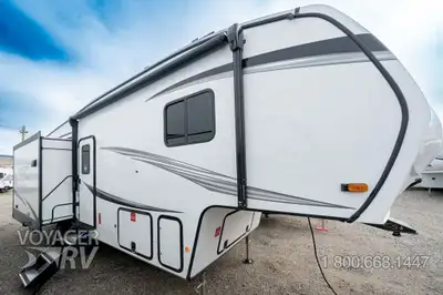Located in Winfield, BC Call or Text 250-766-4607 Voyager RV Centre 1-800-668-1447 Peace of Mind Pac...