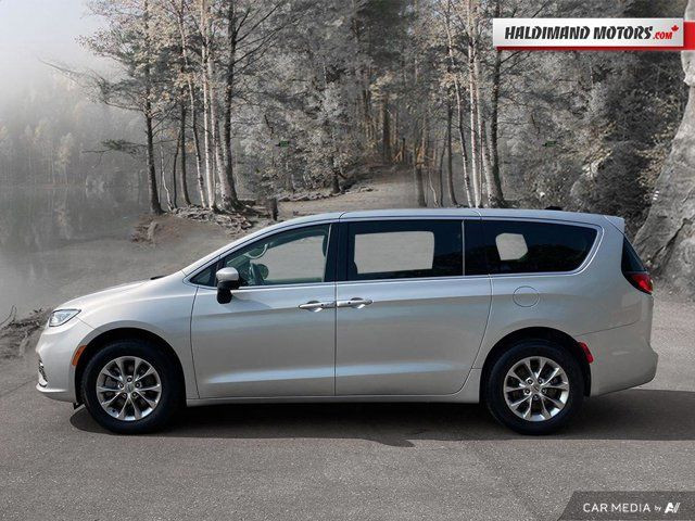 2023 Chrysler Pacifica Touring L in Cars & Trucks in Hamilton - Image 2