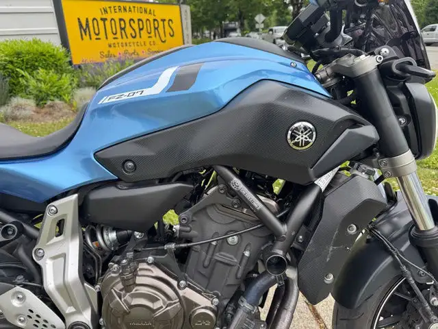 2017 Yamaha FZ-07 ABS in Sport Bikes in Delta/Surrey/Langley - Image 3