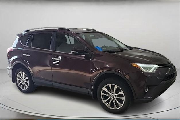 2018 Toyota RAV4 Limited in Cars & Trucks in City of Montréal