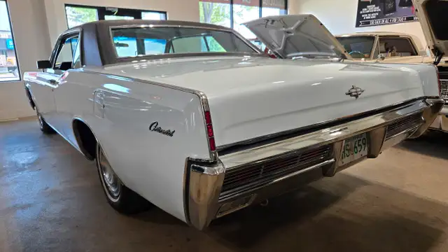 1966 Lincoln Continental in Classic Cars in Saskatoon - Image 7