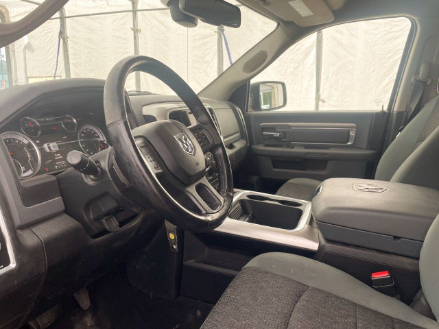 Ram 1500 Classic SLT CREW 4X4 *SIÈGES / VOLANT CHAUFF* CARPLAY 2 in Cars & Trucks in Laurentides - Image 3