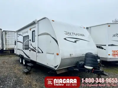 Year: 2011 Stock Number: UX7336 Status: PreOwned Weight: 4575 Lbs. Length: 26 ft Sleeps: 6 Included...
