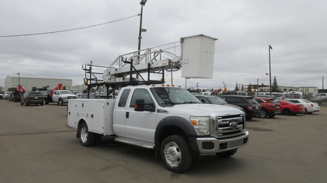 2011 Ford F-550 SUPERCAB LADDER BUCKET TRUCK in Cars & Trucks in Edmonton - Image 3