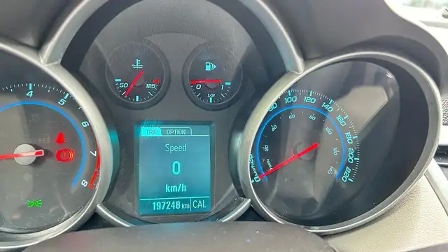 2014 Chevrolet Cruze 4dr Sdn 2LS in Cars & Trucks in Calgary - Image 15