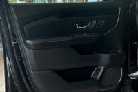 FINANCE OR LEASE PURCHASE PRICE: 51,600 + HST + Finance/Lease Fee + Licensing CASH PRICE: $53,600 +... (image 7)