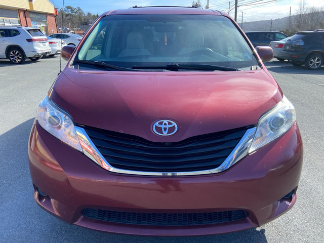 2013 Toyota Sienna LE 3.5l v6 | Back-up Camera | New MVI in Cars & Trucks in Bedford - Image 2