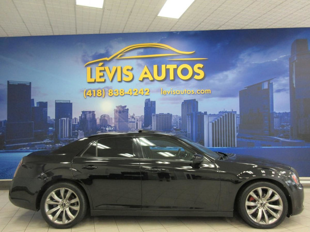 CHRYSLER 300 300S 2014 300S V6 3.6L JAMAIS ACCIDENTE TOIT PANO G in Cars & Trucks in Lévis