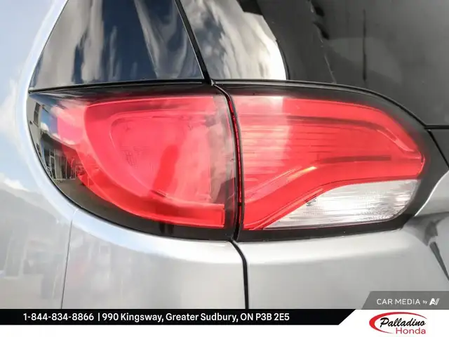 2019 Chrysler Pacifica Limited in Cars & Trucks in Sudbury - Image 8