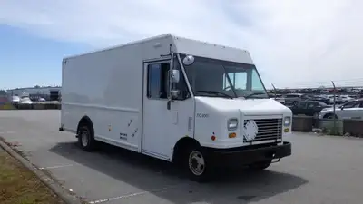 2011 Ford Econoline E-450 Cargo Step Van With Shelving, 5.4L, 1 door, automatic, RWD, AM/FM radio, b...