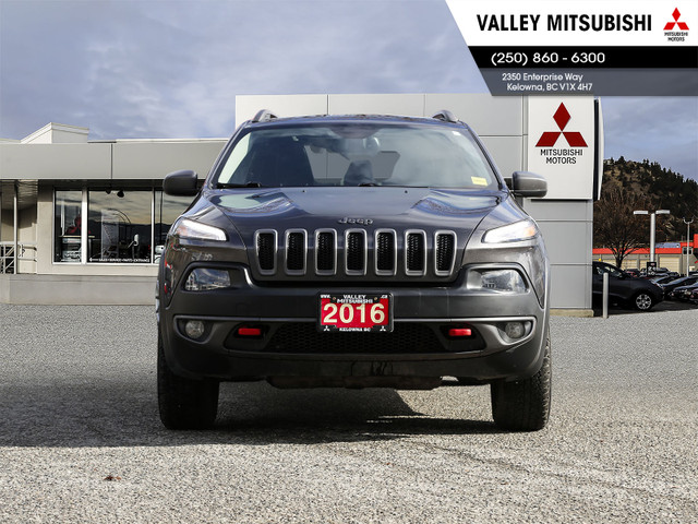 2016 Jeep Cherokee TRAILHAWK, LEATHER, 4X4, LOW KM, BC VEHICLE. in Cars & Trucks in Kelowna - Image 2