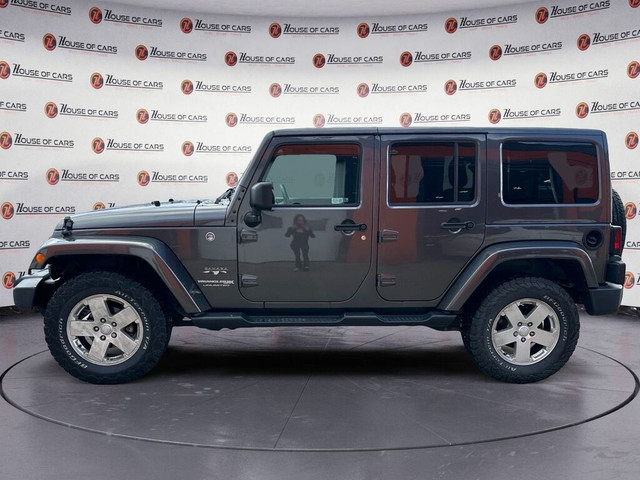2018 Jeep Wrangler JK Unlimited Sahara 4x4 W/ Red Leather BLOWOU in Cars & Trucks in Calgary - Image 2