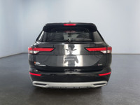 Decouvrez ce superbe Mitsubishi Outlander SEL 2022 au style raffine, avec sa carrosserie noire eclat... (image 5)