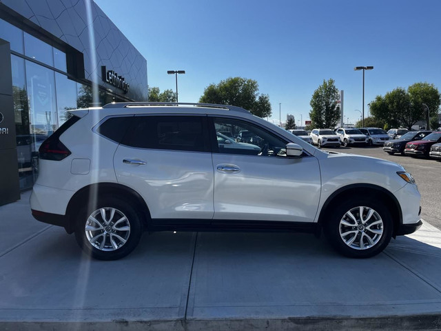Nissan Rogue SV 2020 in Cars & Trucks in Lethbridge - Image 4