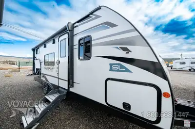 Located in Winfield, BC Call or Text 250-766-4607 Voyager RV Centre 1-800-668-1447 Ducted Air Condit...