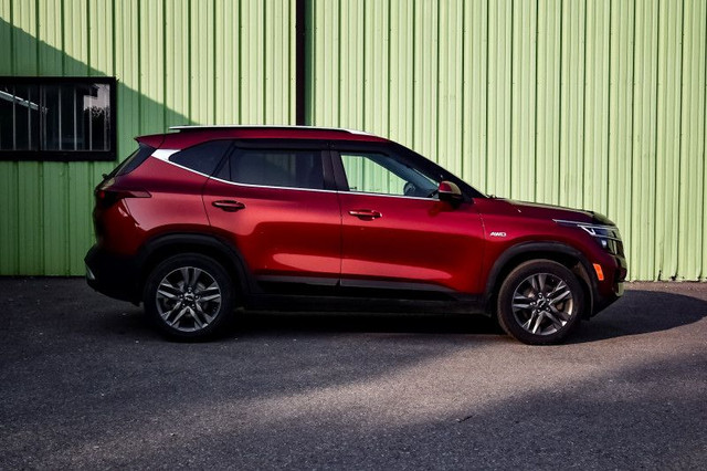 2022 Kia Seltos EX • SUNROOF • HEATED LEATHER • APPLE CARPLAY in Cars & Trucks in Kingston - Image 2