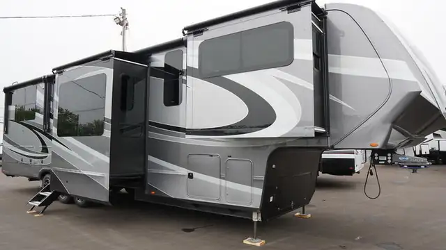 2023 Grand Design 376THS in Travel Trailers & Campers in Ottawa - Image 2