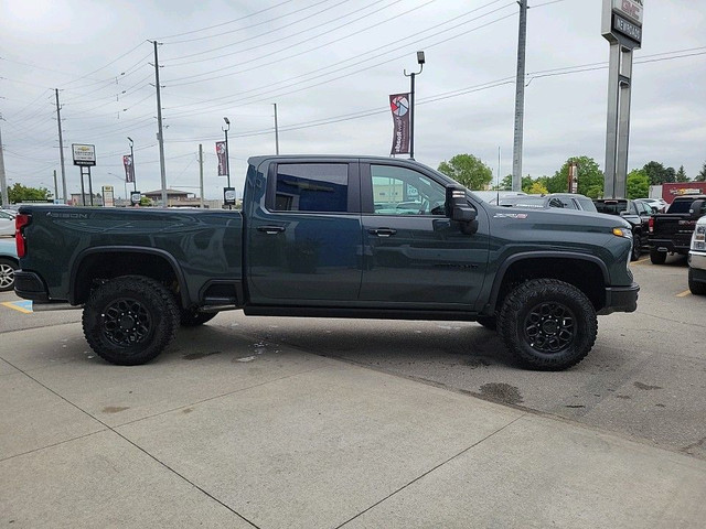 2025 Chevrolet Silverado 2500HD ZR2 in Cars & Trucks in Markham / York Region - Image 4