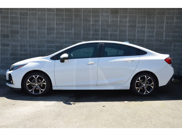 2019 Chevrolet Cruze 4dr Sdn LT in Cars & Trucks in Burnaby/New Westminster - Image 2
