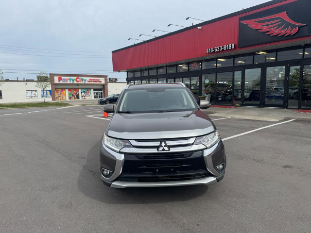 2017 Mitsubishi Outlander ES AWD 7 PASS LEATHER PAN/ROOF CARPLAY in Cars & Trucks in City of Toronto - Image 2