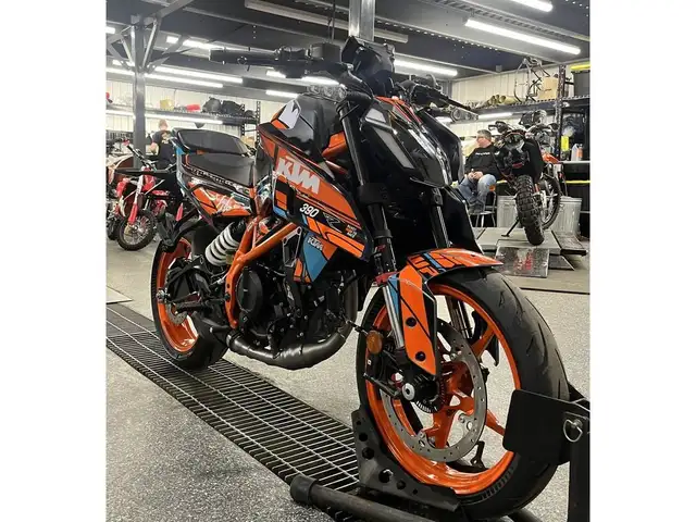 2024 KTM 390 DUKE in Sport Touring in Granby - Image 8