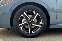 Power Sliding Moonroof Engine: 4 Cylinder Engine L/100Km City: 7.3 L/100Km Hwy: 5.8 Safety Equipment... (image 9)
