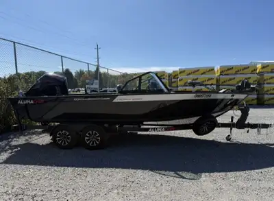 2025 Alumacraft Trophy 205 – Nightfall Black Powered by: 2025 Mercury PRO XS 300HP XL DTS Includes:...