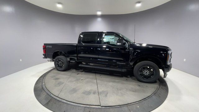 2025 Ford Super Duty F-350 SRW LARIAT in Cars & Trucks in Strathcona County - Image 4