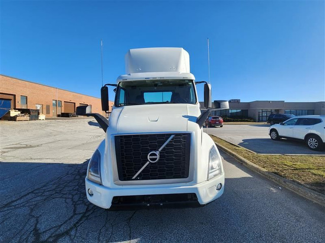 2020 Volvo VNR300 in Heavy Trucks in Mississauga / Peel Region - Image 3