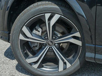 This Audi Q3 delivers a Intercooled Turbo Regular Unleaded I-4 2.0 L/121 engine powering this Automa... (image 9)