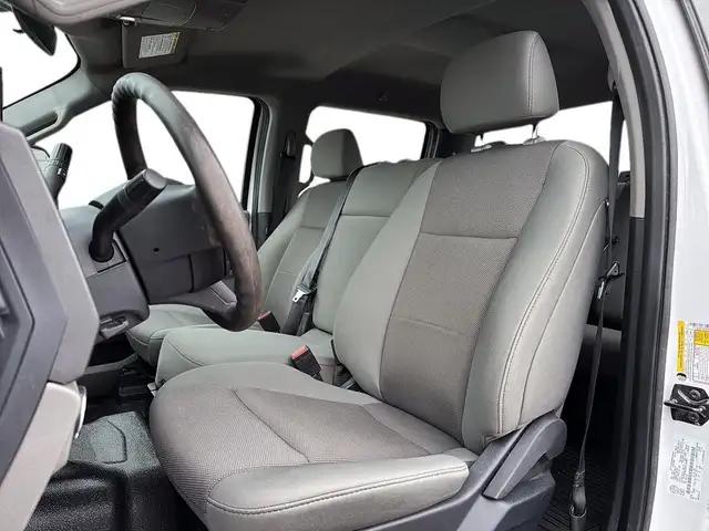 2022 Ford F-350 XL 4x4 SuperCab 6,7L superstroke Diesel 6 Passag in Cars & Trucks in Laval / North Shore - Image 29