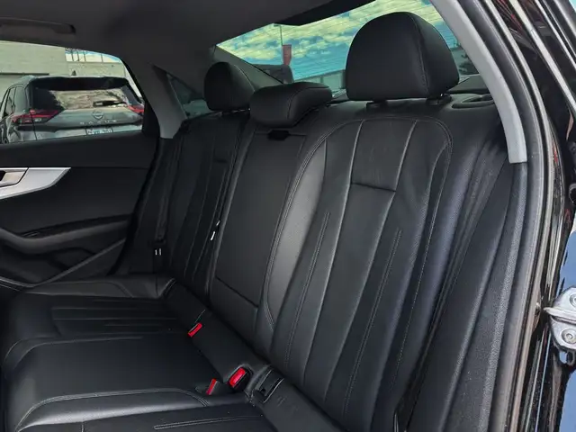 2017 Audi A4 2.0 Komfort quattro dans Autos et camions dans Ville de Toronto - Image 16