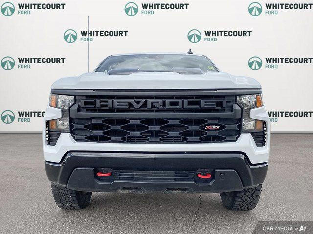 2022 Chevrolet Silverado 1500 Custom Trail Boss 4WD Crew Cab in Cars & Trucks in Edmonton - Image 2
