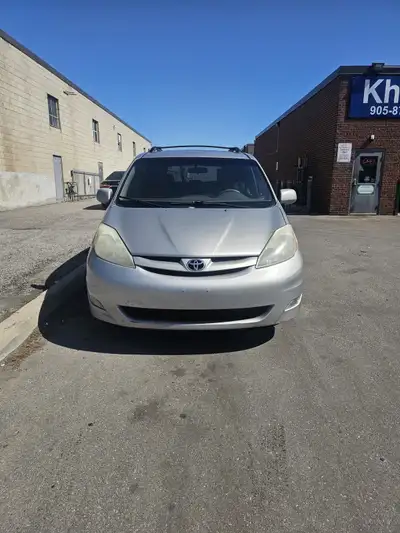 2006 Toyota Sienna LE