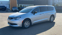 EXECUTIVE CROSSTOWN DEMO! This 2024 CHRYSLER VOYAGER LX has the following options Cloth Bucket Seats... (image 3)