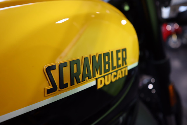 2019 Ducati Scrambler 800 Full Throttle Shining Black/Yellow in Other in Edmonton - Image 4