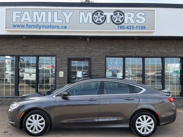  2015 Chrysler 200 GREAT SHAPE! in Cars & Trucks in Edmonton - Image 3