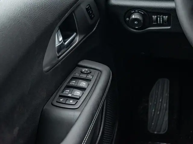 2025 Chrysler Pacifica Select in Cars & Trucks in Barrie - Image 21