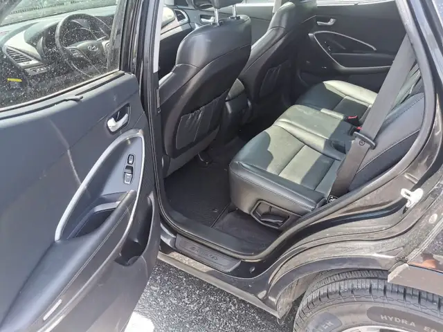 2018 Hyundai Santa Fe Sport 2.4 in Cars & Trucks in Belleville - Image 19