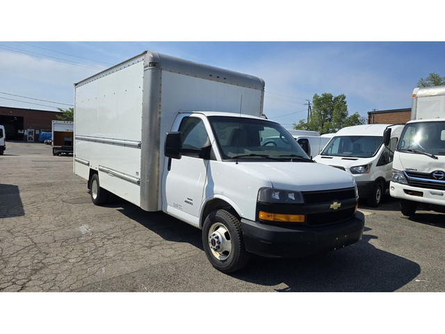 2019 Chevrolet Express 3500 G4500 - 16Ft Box - V8 Gasoline in Cars & Trucks in City of Toronto - Image 2