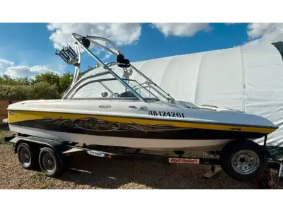 • ~300 hours, only 2 owners • 5.3L GM Vortec engine (340 HP) – strong, reliable power • Meticulously...