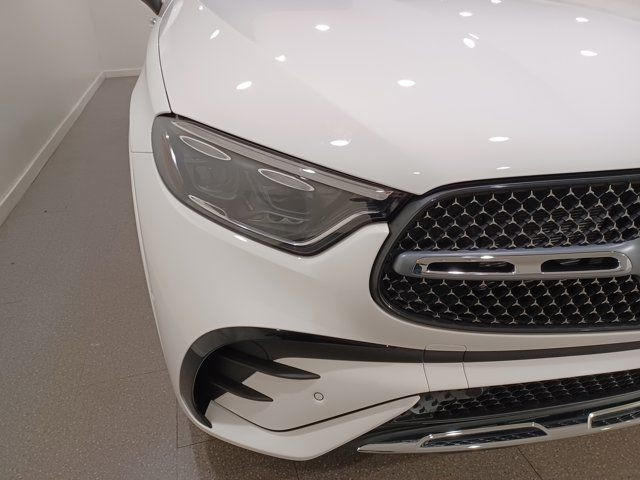 2025 Mercedes-Benz GLC GLC 300 in Cars & Trucks in Regina - Image 4