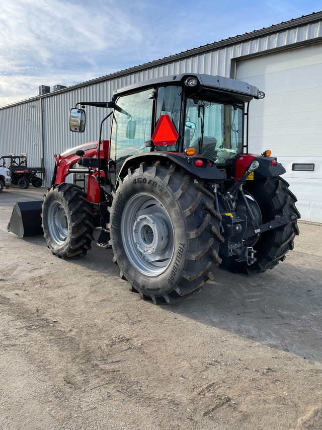 2023 Massey Ferguson 6713 Loader Tractor in Farming Equipment in Moose Jaw - Image 3