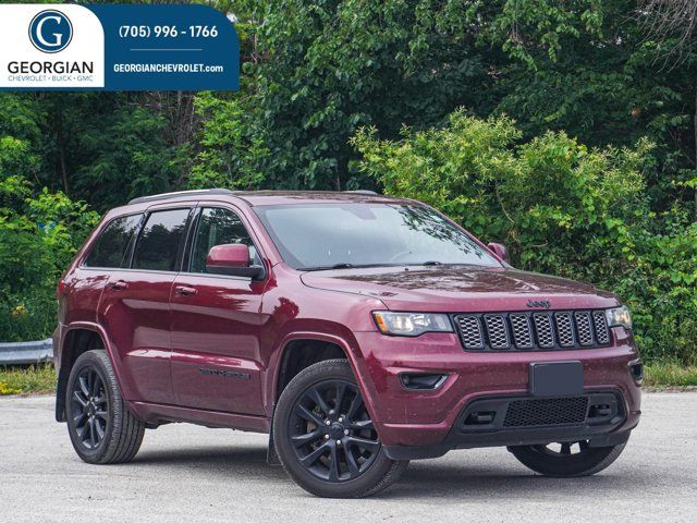 2021 Jeep Grand Cherokee Altitude- Heated Seats / Steering - 4x4 in Cars & Trucks in Barrie