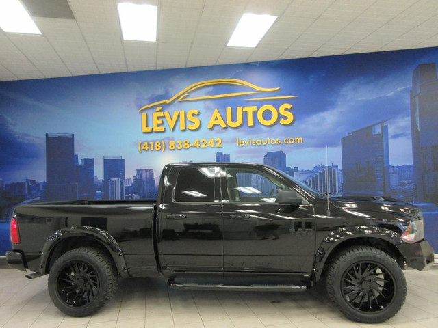 RAM 1500 CLASSIC 2021 EXPRESS NIGHT EDITION V-6 3.6 LITRES 4X4 B in Cars & Trucks in Lévis