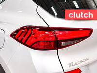 NO ACCIDENTS / CLEAN CARFAX / Rear Heated Seats, Climate Control, Auxiliary Audio Input and more! Cl... (image 9)