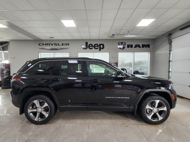 2023 Jeep Grand Cherokee 4xe 4XE in Cars & Trucks in Regina - Image 3