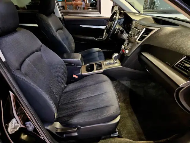 2011 Subaru Outback Sunroof/Bluetooth/All Wheel Drive dans Autos et camions dans Ville de Toronto - Image 16