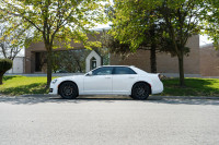 2022 CHRYSLER 300 S AWD COMES WITH ALPINE SOUND SYSTEM, PANORAMIC SUNROOF, LEATHER SEATS, APPLE CARP... (image 4)